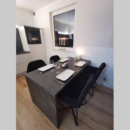 Gemuetliche Wohnung In Wuerselen فورسلن